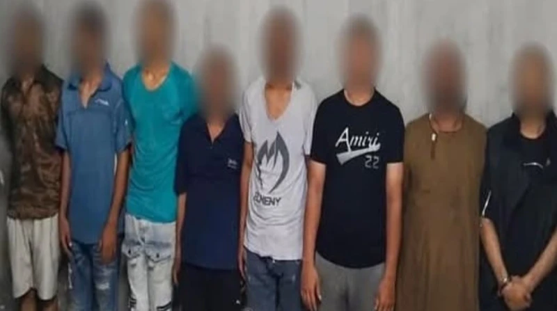 القبض على 8 بائعين بمشاجرة سوق الخضار في حدائق القبة كشفت أجهزة الأمن ملابسات منشور متداول على مواقع التواصل الاجتماعي، بشأن وقوع مشاجرة بين بعض الباعة الجائلين أدت إلى نشوب حريق ب