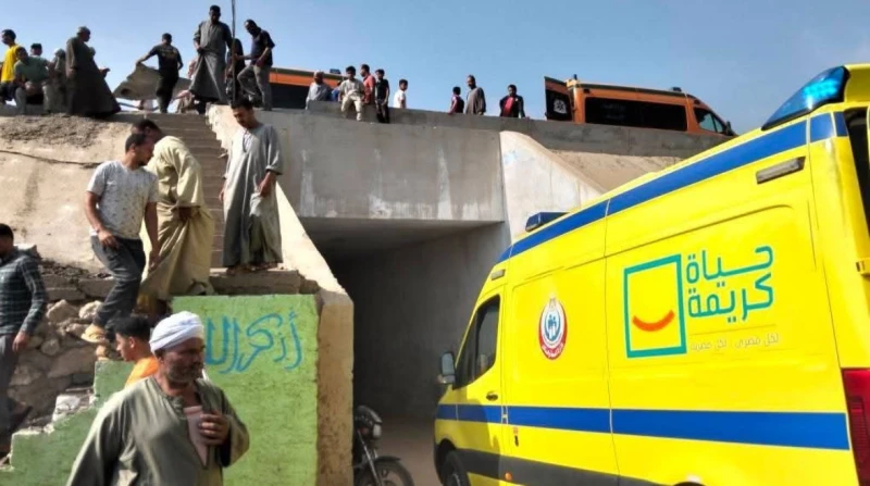 ارتفاع عدد ضحايا حادث تصادم الطريق الإقليمي بالمنوفية ل16 شخصا ارتفع عدد ضحايا حادث تصادم بين سيارتي نقل وميكروباص أعلى الطريق الإقليمي بمحافظة المنوفية إلى 16 حالة وفاة، بعد وفاة 