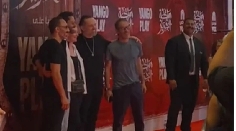 كريم محمود عبد العزيز يحتفل بالعرض الخاص ل مملكة الحرير احتفل اليوم، الفنان كريم محمود عبد العزيز بالعرض الخاص لمسلسله الجديد مملكة الحرير، المقرر عرضه غدا على قناة .العرض الخاص ل