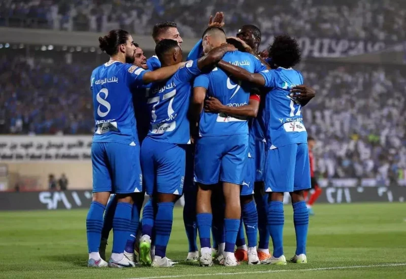 صفقة الهلال السعودي تتبخر قبل كأس العالم للأندية دخل نادي الهلال في مفاوضات مكثفة وقوية مع قائد فريق مانشستر يونايتد الإنجليزي، اللاعب البرتغالي برونو فرنانديز، للتعاقد معه قبل انط