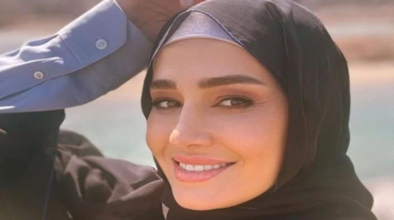 لماذا أحببته.. حلا شيحة تحكي تجربتها مع مع القرآن أعلنت الفنانة حلا شيحة إطلاق فيديو جديد لجمهورها اليوم، عبر قناتها الجديدة بموقع يوتيوب، لافتة إلى أنها ستتحدث عن تجربتها مع القرآ