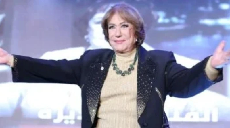 أنا متألم.. عبدالعزيز مخيون يودع سميحة أيوب بكلمات مؤثرة أعرب الفنان عبدالعزيز مخيون، عن حزنه الشديد لفقدان سيدة المسرح العربي، الفنانة سميحة أيوب التي رحلت صباح اليوم، عن عمر ناهز