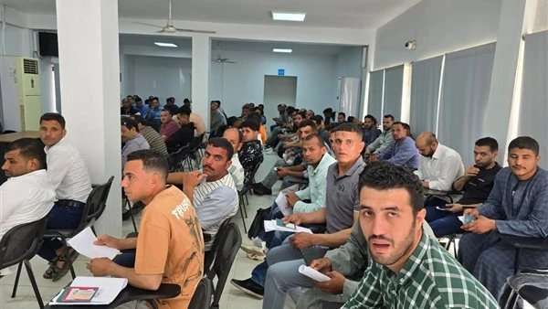 بدء اختبارات كوادر مصرية للعمل في مجال صناعة الزجاج بشركة أردنية.. تفاصيل أعلن وزير العمل محمد جبران، اليوم الثلاثاء، عن بدء الاختبارات للمتقدمين من الكوادر المصرية للعمل في مجال ص