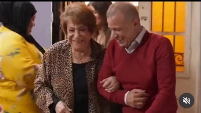 شريف منير عن سميحة أيوب: كنت تعبان نفسيا وهي وقفت جنبي ودعمتني نعي الفنان شريف منير، سيدة المسرح العربي سميحة أيوب بكلمات مؤثرة، راويا مواقف كانت فيها مصدر دعم وسند له رغم أنهم لم