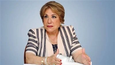 قبل وفاتها.. سميحة أيوب تكشف كواليس تلقيبها ب سيدة المسرح العربي في صباح اليوم الثلاثاء، 3 يونيو 2025، رحلت عن عالمنا الفنانة القديرة سميحة أيوب،