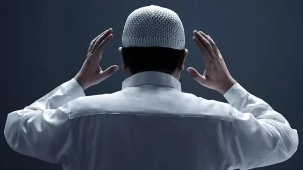 متى يقال دعاء الاستفتاح؟.. الداعية السعودي عزيز بن فرحان العنزي يجيب يتساءل العديد من المسلمين عن الموعد الذي يقال فيه دعاء الاستفتاح وما هو حكمه، وهل يقال دعاء الاستفتاح في الصلاة