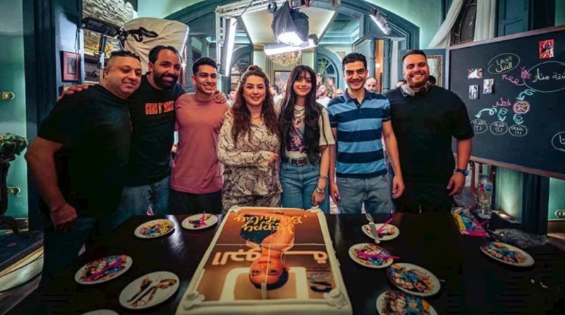 فريق عمل ابن النصابة يحتفل بعيد ميلاد ياسمينا العبد احتفل فريق عمل مسلسل ابن النصابة بعيد ميلاد الفنانة الشابة ياسمينا العبد ال19، وذلك خلال أول يوم تصوير لها ضمن أحداث العمل.أحتفا