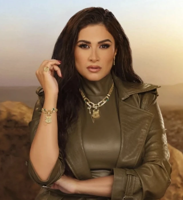 ياسمين عبد العزيز تحتفل بعيد الأضحى بالحجاب وبصورة كوميدية افاق عربية - شاركت النجمة ياسمين عبد العزيز متابعيها على تطبيق انستغرام بأجواء عيد الأضحى وعايدت الناس بطريقتها الكوميدية