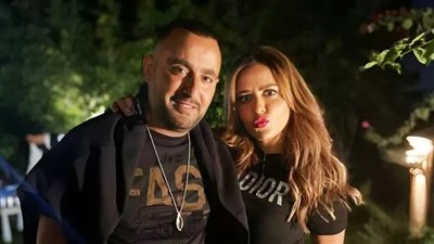 أحمد السقا في الحج وتلميح على السوشيال ميديا.. من وراء الرسالة الغامضة عن مها الصغير؟ تصدر الفنان أحمد السقا التريند بعد انتشار منشور منسوب له يلمح فيه بشكل غير مباشر إلى طليقته ال