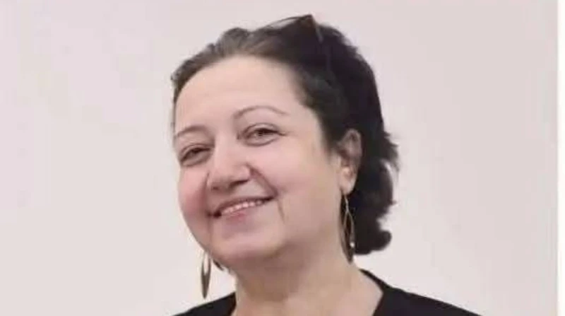 وفاة الفنانة السورية حنان اللولو أعلنت نقابة الفنانين السورية، رحيل الفنانة حنان اللولو، ظهر اليوم، في مستشفى الطلياني وسط دمشق، بعد معاناة طويلة مع