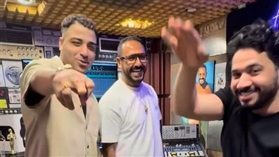 على وضع الطيران.. أغنية جديدة ل مصطفى حجاج و إسلام كابونجا يتعاون المطرب مصطفى حجاج للمرة الأولى مع إسلام كابونجا مطرب المهرجانات الشهير، حيث يواصل الفنان مصطفى حجاج حصد النجاحات و