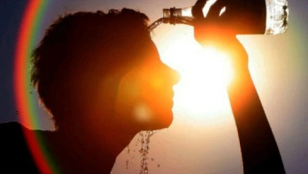 طقس الخميس.. ارتفاع بدرجات الحرارة واضطراب الملاحة والعظمى بالقاهرة 35 كشفت الهيئة العامة للأرصاد الجوية، عن طقس اليوم الخميس 5 يونيو 2025، حيث يشهد