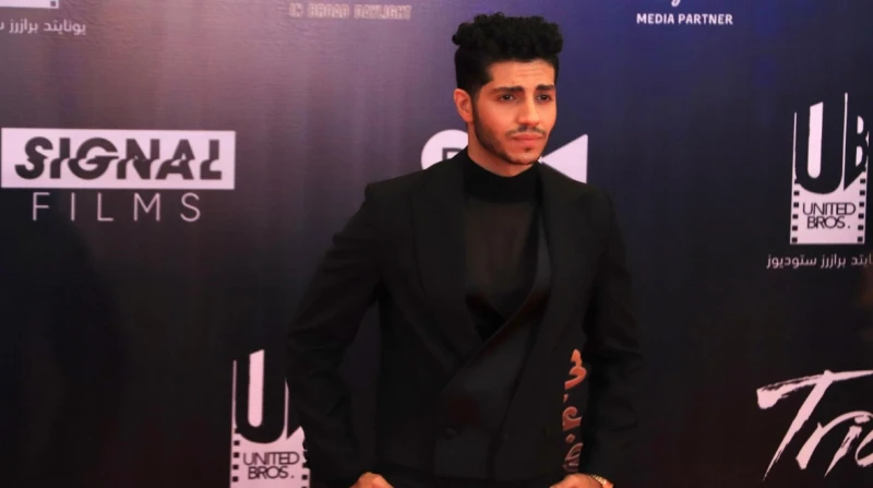 حضور فني كبير في العرض الخاص لفيلم في عز الظهر شهد العرض الخاص لفيلم في عز الظهر، مساء اليوم، حضورا فنيا لافتا في أحد المولات الكبرى بمنطقة 6 أكتوبر، دعما للنجم العالمي مينا مسعود،