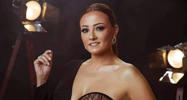 انفصال بشرى بعد عام من الزواج: بهدوء وبدون خلافات افاق عربية - أعلنت الفنانة المصرية بشرى رسميا انفصالها عن زوجها خالد حميدة، وذلك بعد مرور عام واحد فقط على زواجهما الذي أثار حينها