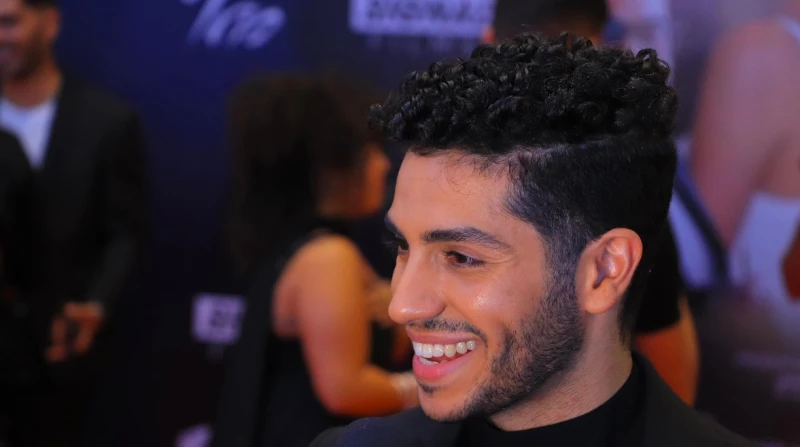 مينا مسعود يكشف موعد زفافه على إميلي شاه تحدث النجم العالمي مينا مسعود عن تفاصيل خطوبته من النجمة الهندية إميلي شاه، معلنا عن موعد زفافهما.وقال مينا مسعود خلال لقائه مع الإعلامية م