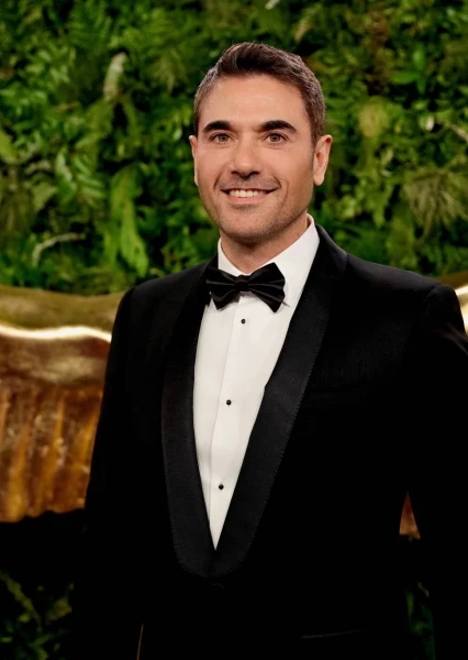 أحمد عز يؤجل تصوير فرقة الموت للمرة الخامسة افاق عربية - رغم إعلان صناع فيلم فرقة الموت للفنان أحمد عز، عن استئناف التصوير بعد إجازة عيد الأضحى، طلب