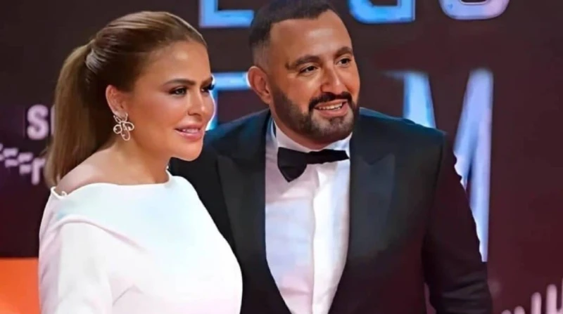 في قضية السقا.. مها الصغير وسائقها يغادران النيابة بعد استماع أقوالهم غادرت قبل قليل الإعلامية مها الصغير طليقة الفنان أحمد السقا، وسائقها، سراي النيابة بعد الاستماع لأقوالهما في و