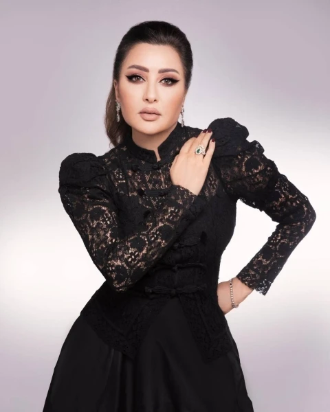 الموت يفجع لطيفة بأعز الناس والفنانون يواسونها افاق عربية - أعلنت الفنانة لطيفة عبر حساباتها الخاصة على مواقع التواصل الاجتماعي عن وفاة شقيقها، دون