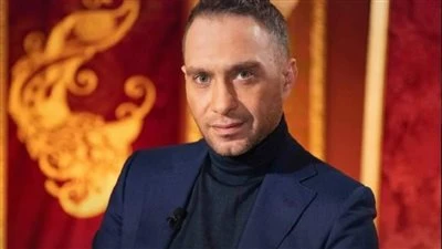 بعد رسائلهم في عيد ميلاده.. حسام حبيب لجمهوره: انتم الداعم الأول ليا شارك المطرب حسام حبيب مجموعة تسجيلات صوتية لمحبيه ومحبي أعماله الغنائية وهم ينهئونه بعيد ميلاده ويكشفون بها مدى