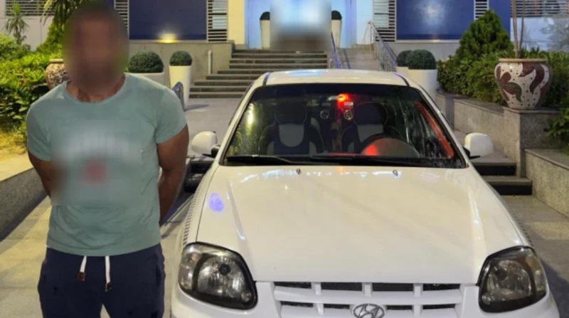 خلاف على الأجرة.. ضبط سائق بتهمة إطلاق النار على شخصين في مدينة نصر ألقت الأجهزة الأمنية بالقاهرة القبض على سائق سيارة أجرة، لقيامه بالتعدي على شخصين في مدينة نصر باستخدام سلاح نار