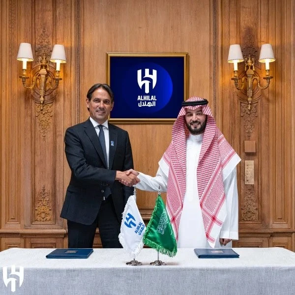 الهلال يسقط إنتر ميلان ويعلن عن مدربه الجديد: إنزاجي أعلن نادي الهلال السعودي عن التعاقد الرسمي مع المدرب الإيطالي سيموني إنزاجي لتولي القيادة الفنية للفريق الأول لكرة القدم، عقب ف
