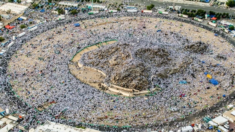 قبل الإفطار في يوم عرفة.. خطة وقفة عرفات 2025 ومواعيد أذان المغرب في المحافظات يوافق اليوم الخميس، الخامس من يونيو 2025، التاسع من شهر ذي الحجة، وهو يوم عرفة، أحد أعظم أيام العام و