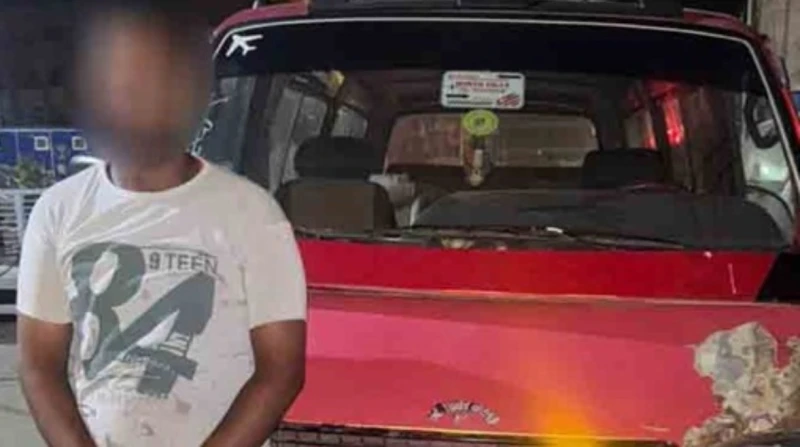 ضبط سائق ميكروباص تطاول على سيدتين بالإسكندرية كشفت أجهزة وزارة الداخلية ملابسات مقطع فيديو جرى تداوله عبر مواقع التواصل الاجتماعي، يظهر فيه سائق