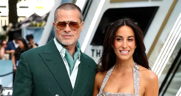 براد بيت يستعيد بريقه مع حبيبته.. ويكشف أوجاع الانكسار والتعافي افاق عربية - خطف النجم العالمي براد بيت الأنظار بإطلالته الأنيقة وحضوره اللافت خلال مشاركته مع حبيبته إينيس دي رامون