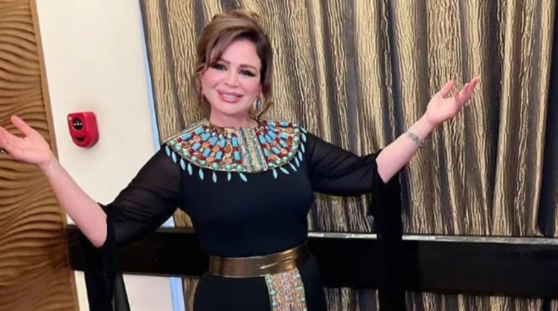 آخرهن إلهام شاهين.. 3 نجمات احتجزن بسبب أزمات مفاجئة أثناء السفر ذهبت الفنانة إلهام شاهين إلى دولة العراق لحضور مؤتمر رسمي وتم تكريمها ضمن فعاليات المؤتمر، لكن أثناء عودتها إلى مصر