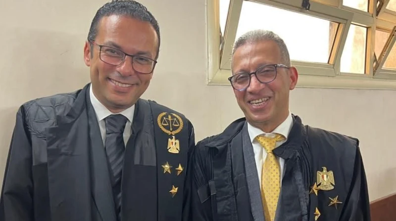 تأجيل قضية طفل دمنهور لاستدعاء الطبيب الشرعي قررت محكمة جنايات دمنهور، الدائرة الثالثة استئناف جنايات، والمنعقدة بمحكمة إيتاي البارود، اليوم الاثنين، تأجيل نظر الدعوى في القضية الم