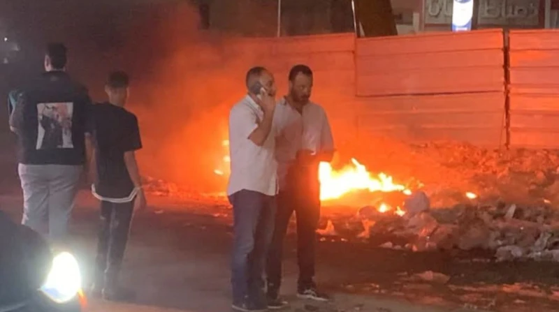 انقطاع الكهرباء بشارع فيصل بعد اصطدام لودر بكابل عمومي شهد شارع فيصل بمحافظة الجيزة، مساء اليوم، انقطاعا مفاجئا للتيار الكهربائي، نتيجة اصطدام لودر تابع لأعمال النظافة بكابل كهربائ