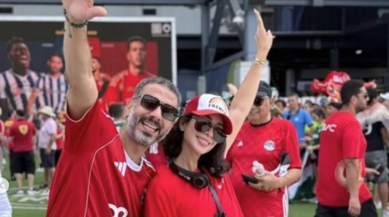 نجوم الفن في خسارة الأهلي أمام بالميراس (صور) استمرت مؤازرة العديد من نجوم الفن والإعلام في مصر لفريق الكرة بالنادي الأهلي الذي يشارك حاليا في كأس العالم للأندية بالولايات المتحدة.