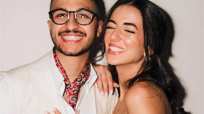 خطيبة مروان المسلماني.. من هي ملك دهشان؟ تصدرت البلوجر ملك دهشان، ترند مواقع التواصل الاجتماعي، بعدما أعلن اليوتيوبر مروان المسلماني، عن خطبتهما بشكل مفاجئ مساء أمس.خطوبة مروان الم