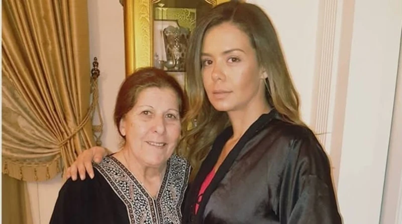 وفاة جدة إيمي سالم.. موعد ومكان الجنازة أعلنت الفنانة إيمي سالم، وفاة جدتها نادية محمد بدر الدين، معبرة عن حزنها العميق لفقدانها، في أول أيام عيد