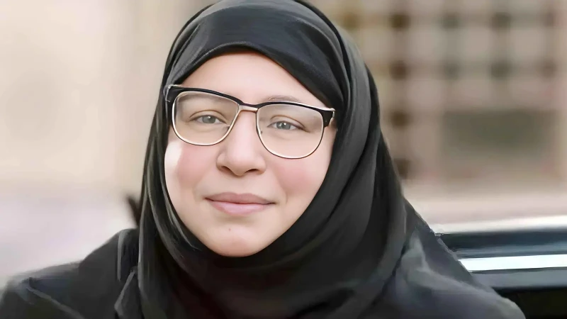 عبلة كامل تتصدر مواقع التواصل بصورة جديدة افاق عربية - أشعلت الفنانة عبلة كامل منصات التواصل الاجتماعي بعد انتشار صورة حديثة لها عبر تطبيق تيك توك، ظهرت فيها مرتدية عباءة سوداء بسي