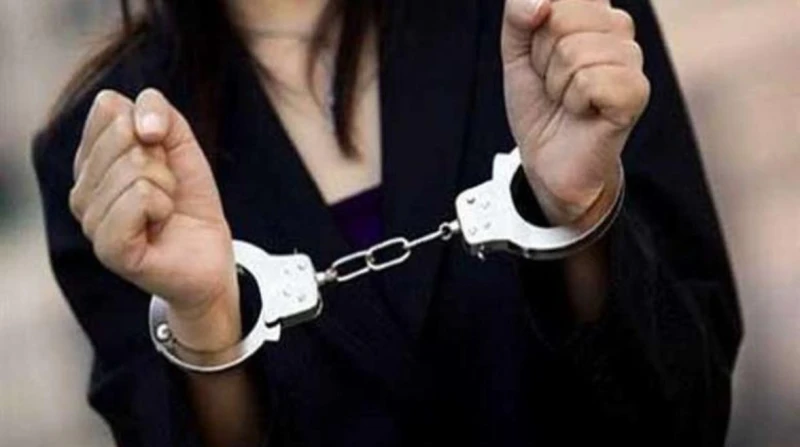 مش قادرة تصرف عليهم.. تفاصيل تخلص سيدة من أطفالها الثلاثة بالشروق فجرت التحريات مفاجأة مدوية فى واقعة إنهاء سيدة حياة أطفالها الثلاثة داخل فيلا بمنطقة الشروق. التحريات الأولية ودلت