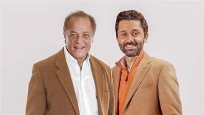 كريم محمود عبد العزيز يحيي ذكرى ميلاد والده الراحل: كل سنة وحضرتك معنى الرجولة ورافع راسنا -----