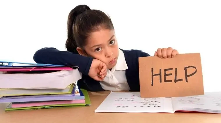 قبل امتحان الإنجليزي بساعات.. روشتة ليلة الامتحان للنجاح بدون توتر مع حلول ليلة امتحان اللغة الإنجليزية، يعيش آلاف الطلاب حالة من القلق والترقب، بين رغبة في استغلال الساعات الأخيرة