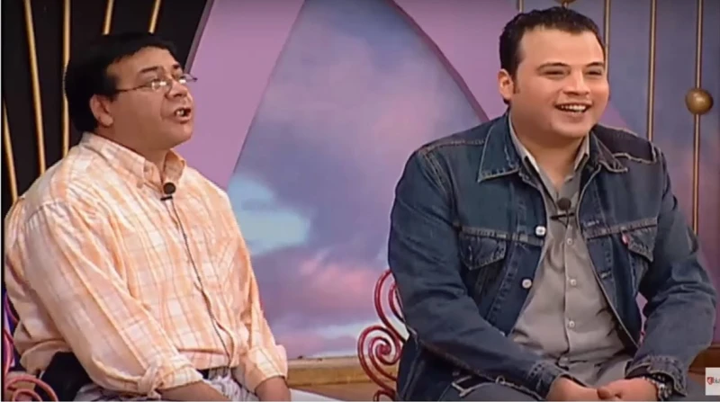 كرامته عزيزة.. تامر عبد المنعم يدافع عن أحمد آدم بعد أزمته الأخيرة حرص الفنان تامر عبد المنعم على الدفاع عن صديقه الفنان أحمد آدم، وذلك بعد الشائعات