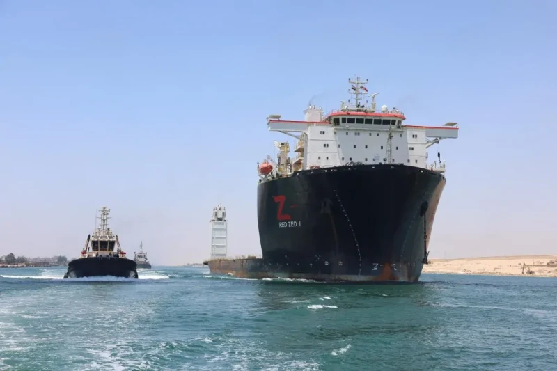 تأكيدا ل افاق عربية.. قناة السويس تعلن إنهاء أزمة سفينة الغطس 1 بعد اصطدامها ب معدية القنطرة أعلنت هيئة قناة السويس، برئاسة الفريق أسامة ربيع، نجاحها