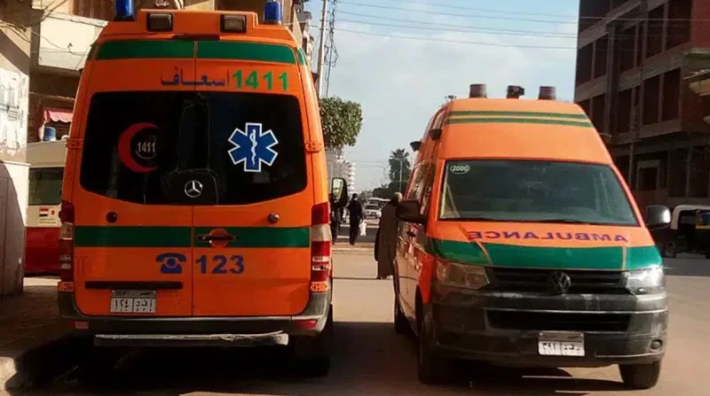 بعد ساعات من فاجعة المنوفية.. حادث جديد أعلى الطريق الإقليمي شهد الطريق الإقليمي بمحافظة المنوفية، انقلاب سيارة مما أسفر عن إصابة 4 أشخاص، وتم نقل المصابين للمستشفى لتلقي العلاج ال