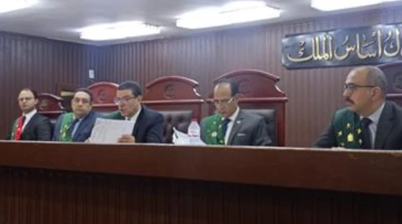 بسبب المخدرات.. المشدد 6 سنوات لمدير مطعم والمؤبد لعامل في العبور قضت محكمة جنايات شبرا الخيمة، الدائرة السادسة، بالسجن المشدد 6 سنوات لمدير مطعم وتغريمه 50 ألف جنيه، لاتهامه بحياز