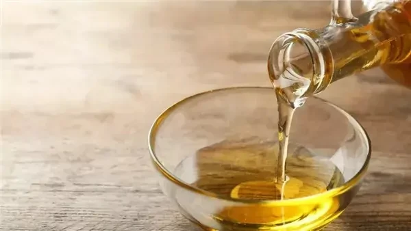 أضرار الإكثار من تناول الزيوت المهدرجة.. اتعرف عليها تعتبر الزيوت المهدرجة من أخطر المكونات التي تهدد صحة الإنسان، حيث يحذر خبراء التغذية من الإفراط في تناولها، كما أن لها تأثيرات 