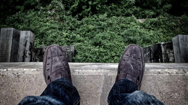 مأساة في العجوزة.. مهندس ينهي حياته بعد أزمة نفسية شهدت منطقة العجوزة بمحافظة الجيزة، واقعة مأساوية مؤسفة، حيث أقدم مهندس كمبيوتر يحمل الجنسية السودانية على إنهاء حياته قفزا من الط