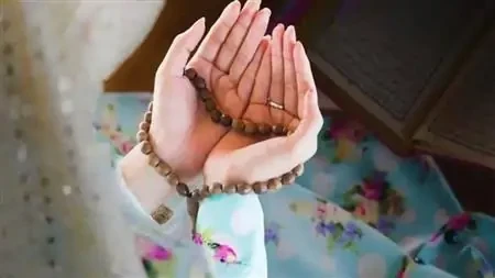 هل انتهى العيد.. وانتهت معه الطاعات؟ انتهت أيام عيد الأضحى، طوت فرحتها كما تطوى السجادة بعد الصلاة، وسكنت البيوت بعدما امتلأت بصوت التكبير، وجلس كل