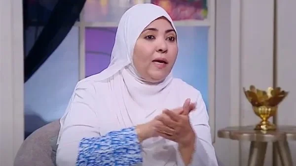 استاذة تفسير بالأزهر تشرح فرضية الحجاب في القرآن الكريم بعد تصريحات ليلى طاهر علقت هبة عوف، أستاذة التفسير بجامعة الأزهر، على التصريحات الأخيرة التي أدلت بها الفنانة ليلى طاهر بشأن