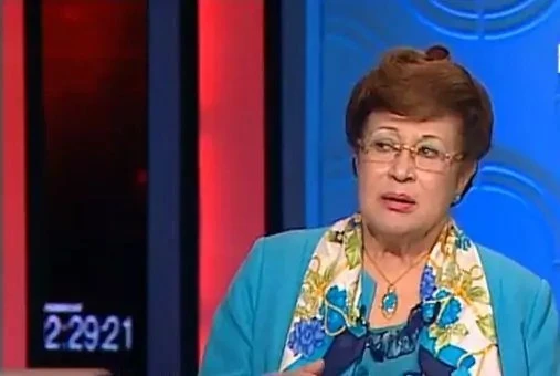 امتد ل4 ساعات.. تفاصيل اجتماع عائلي بين أحفاد نوال الدجوي كشف المستشار القانوني الدكتور محمد شحاتة، رئيس قسم القضايا بمكتب معتوق بسيوني وحناوي للمحاماة والاستشارات القانونية، عن تط