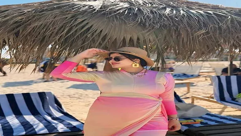 8 صور لزوجة مروان عطية في عطلتها الصيفية