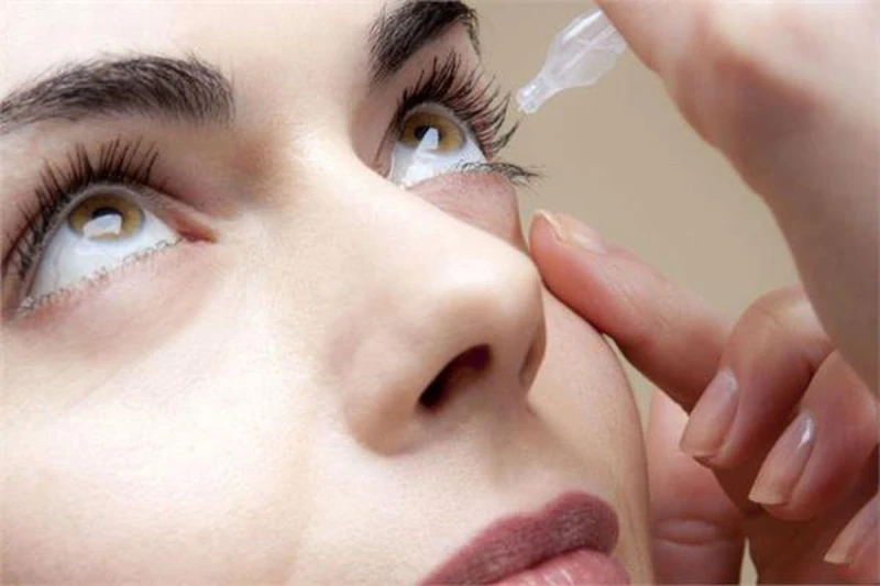 بريطانيا تسحب أكثر من 11000 عبوة من قطرات العين بسبب مخاطر صحية أمرت السلطات الصحية في بريطانيا بسحب أكثر من 11000 عبوة من قطرات العين بشكل عاجل، بعد اكتشاف خلل قد يهدد البصر، وتم 