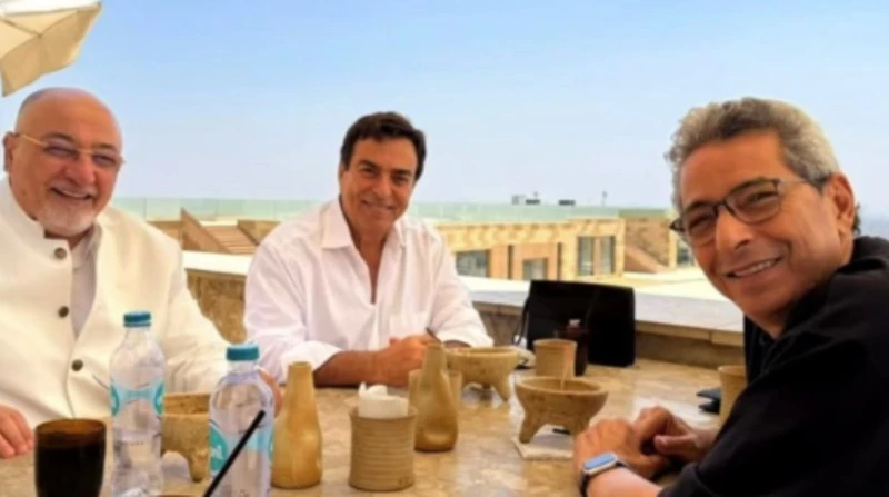 جورج قرداحي في الأهرامات رفقة محمود سعد من أجل "sold out"